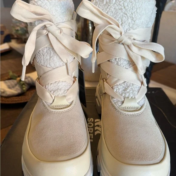 Sorel Women's Tan and Cream Winter Boots - Picture 2 of 6